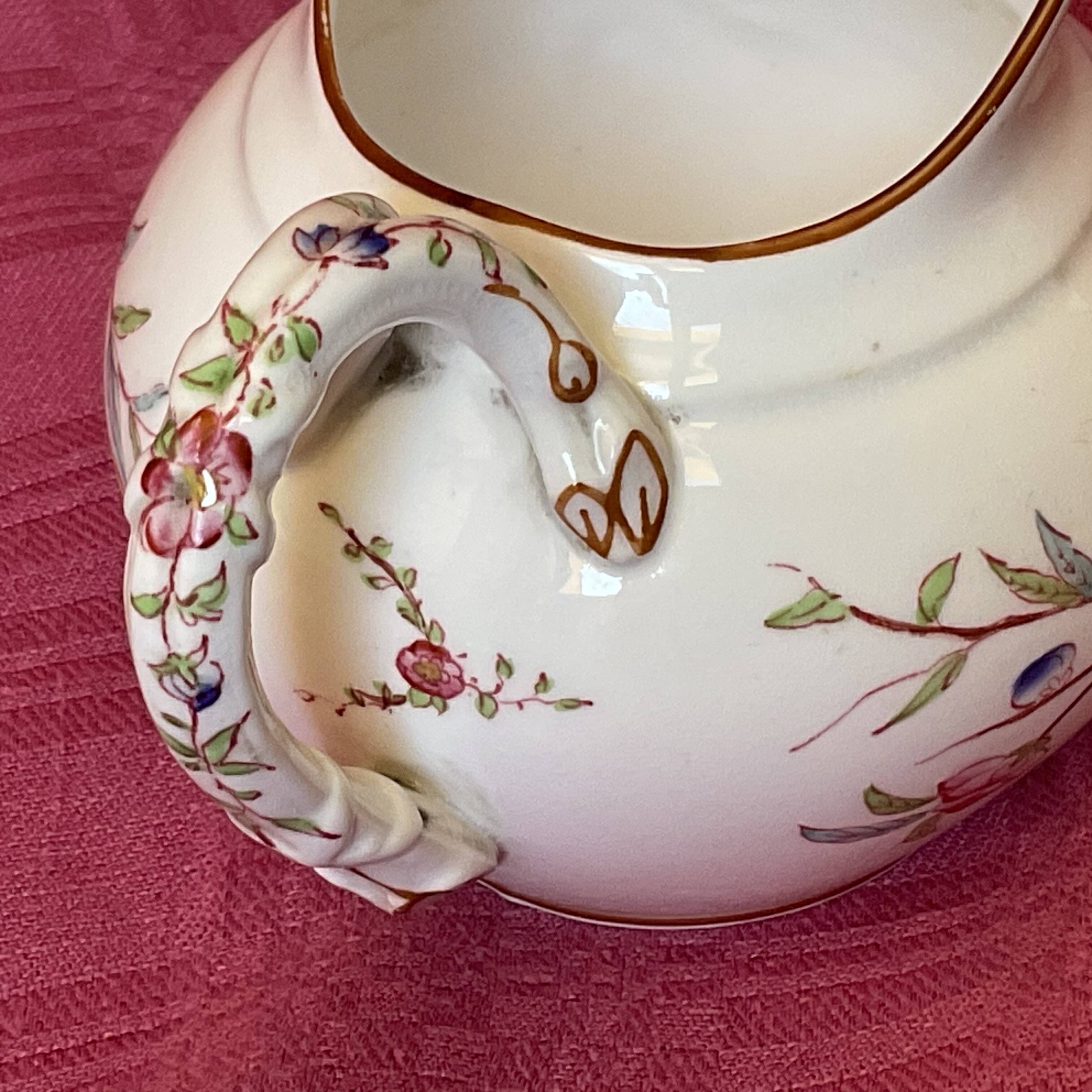 Pot à lait , Sarreguemines modèle Minton 19 siècle