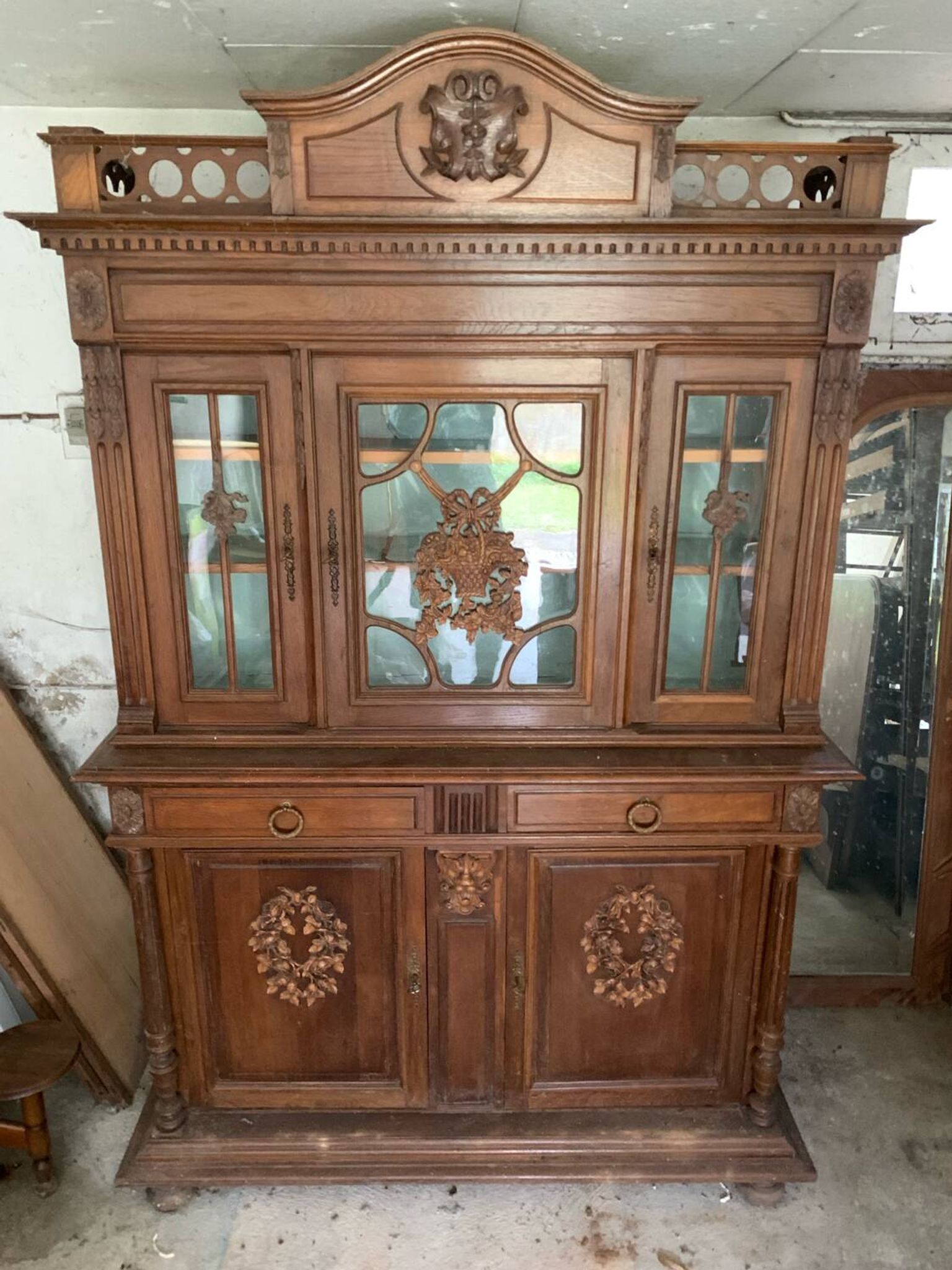 Super buffet style henri 2 en bois sculpté vers 1900