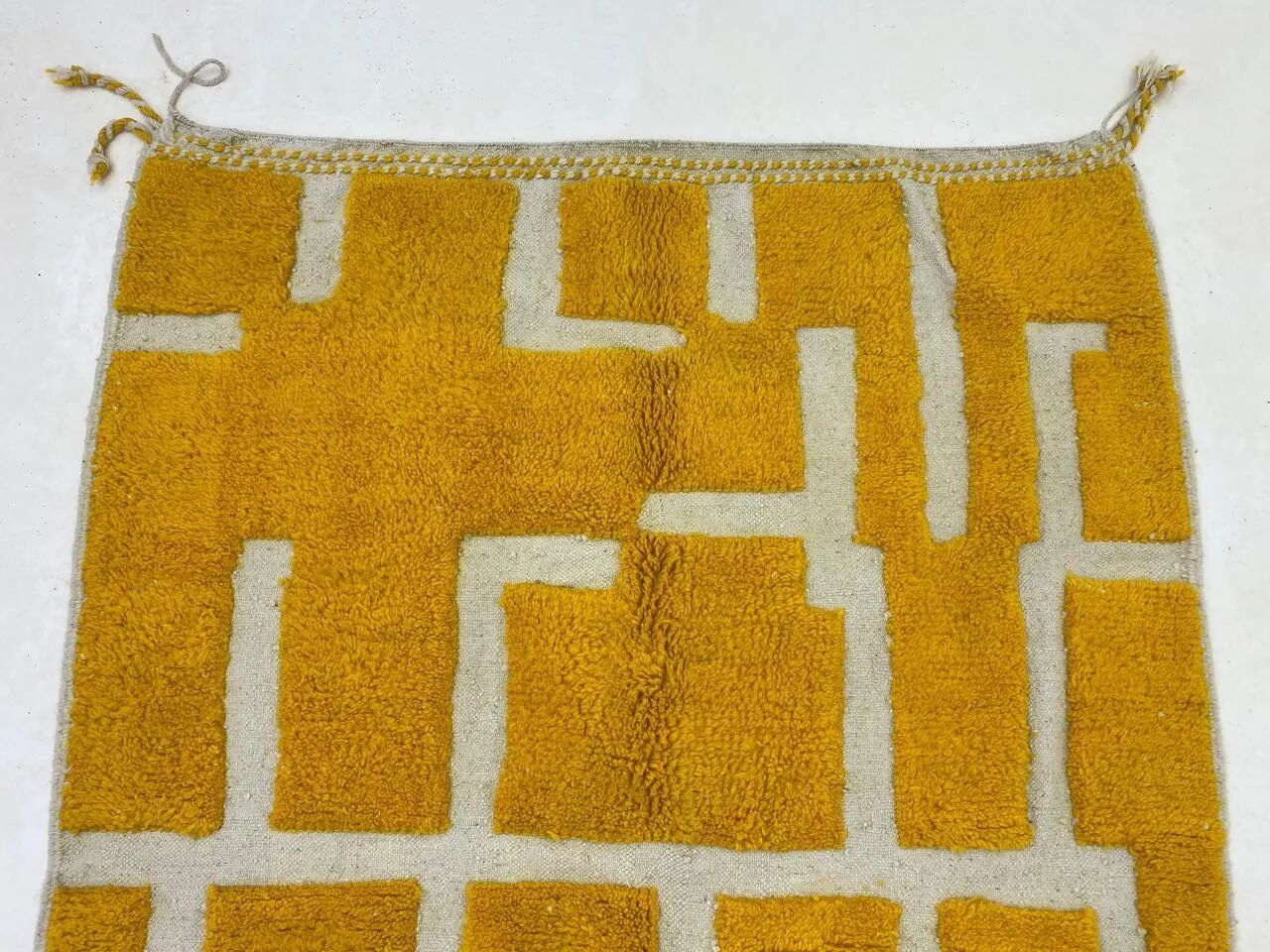 Unique natural wool Moroccan rug 3x2 m