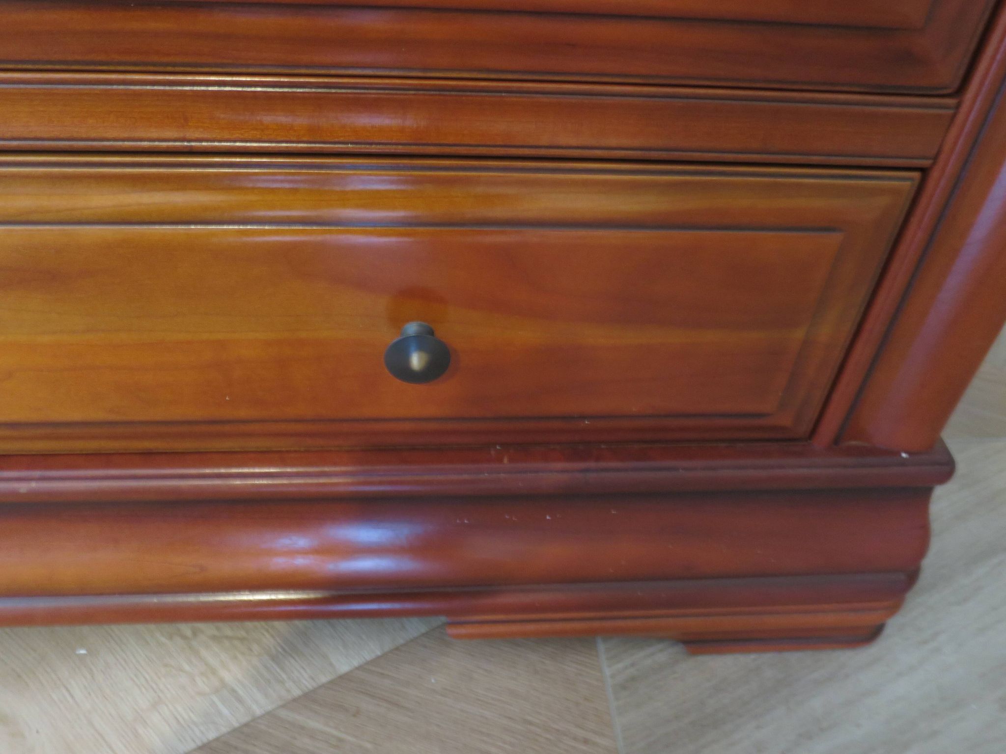 Cherrywood chest of drawers with ogee – 4 drawers – 80s – Louis Philippe style