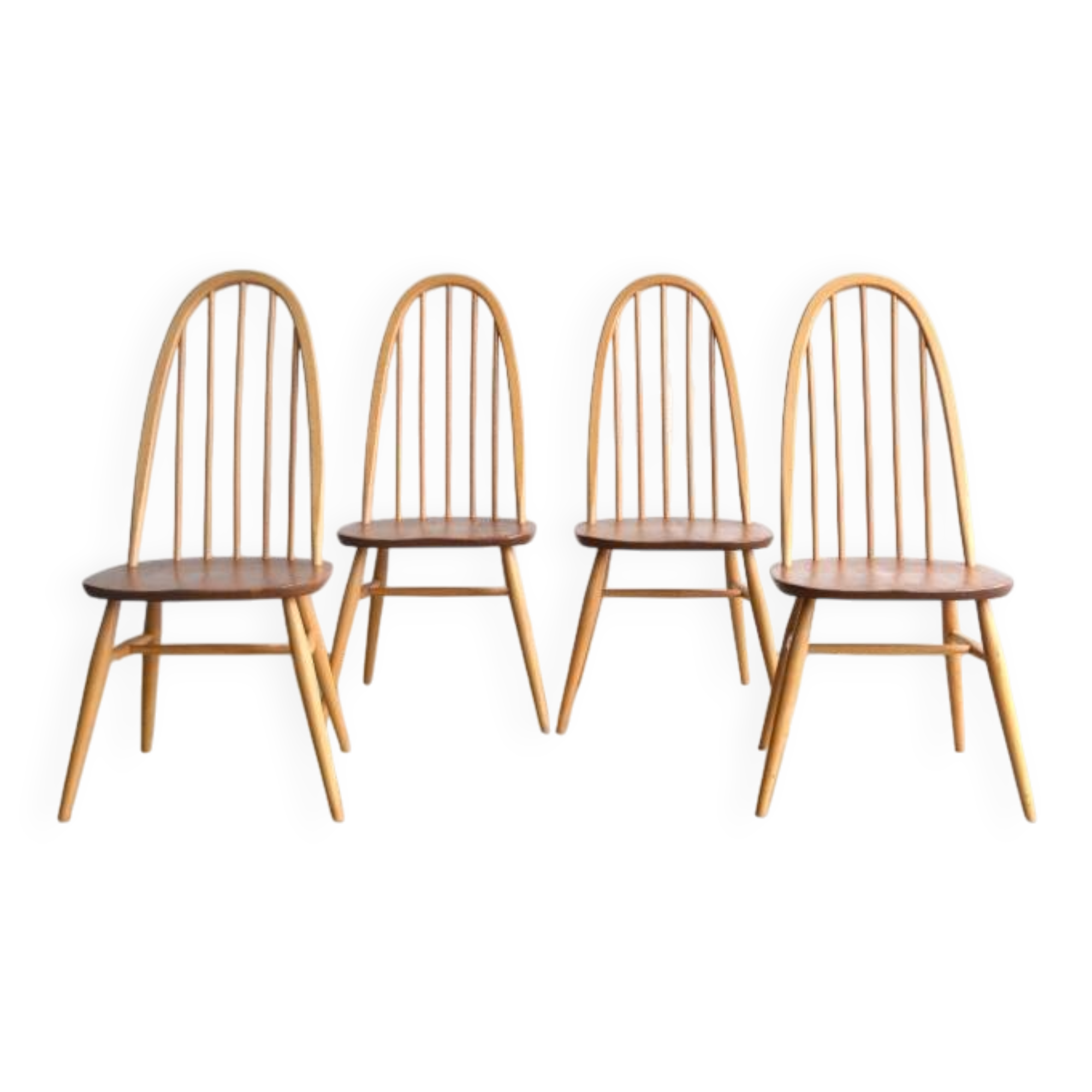 Série de quatre chaises « Quaker »par Lucian Ercolani