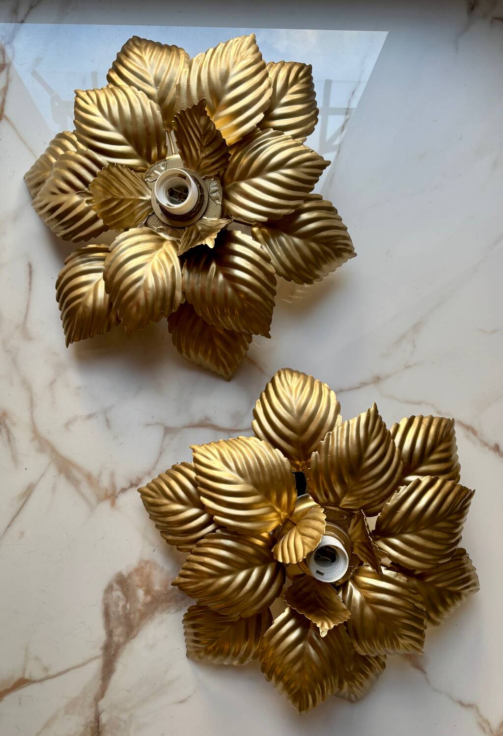 Paire d’appliques fleur dorées