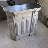 White patina and zinc counter