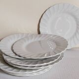 Neuf assiettes à mignardises en porcelaine fine Anglaises