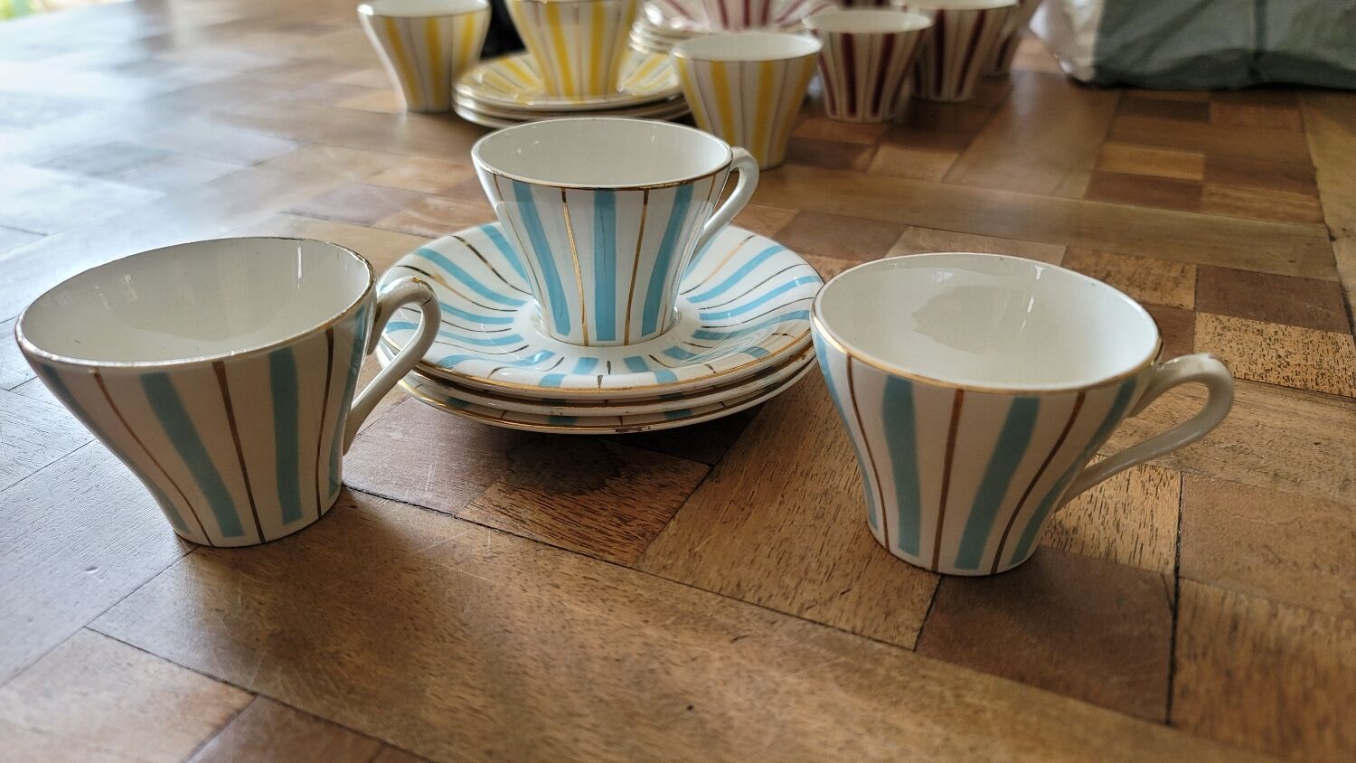 3 cups and digoin cups