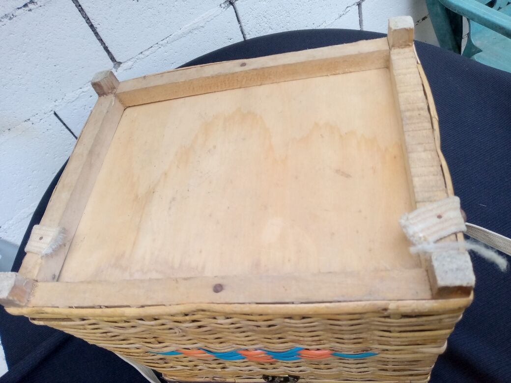 Chest seat for child wicker year 60