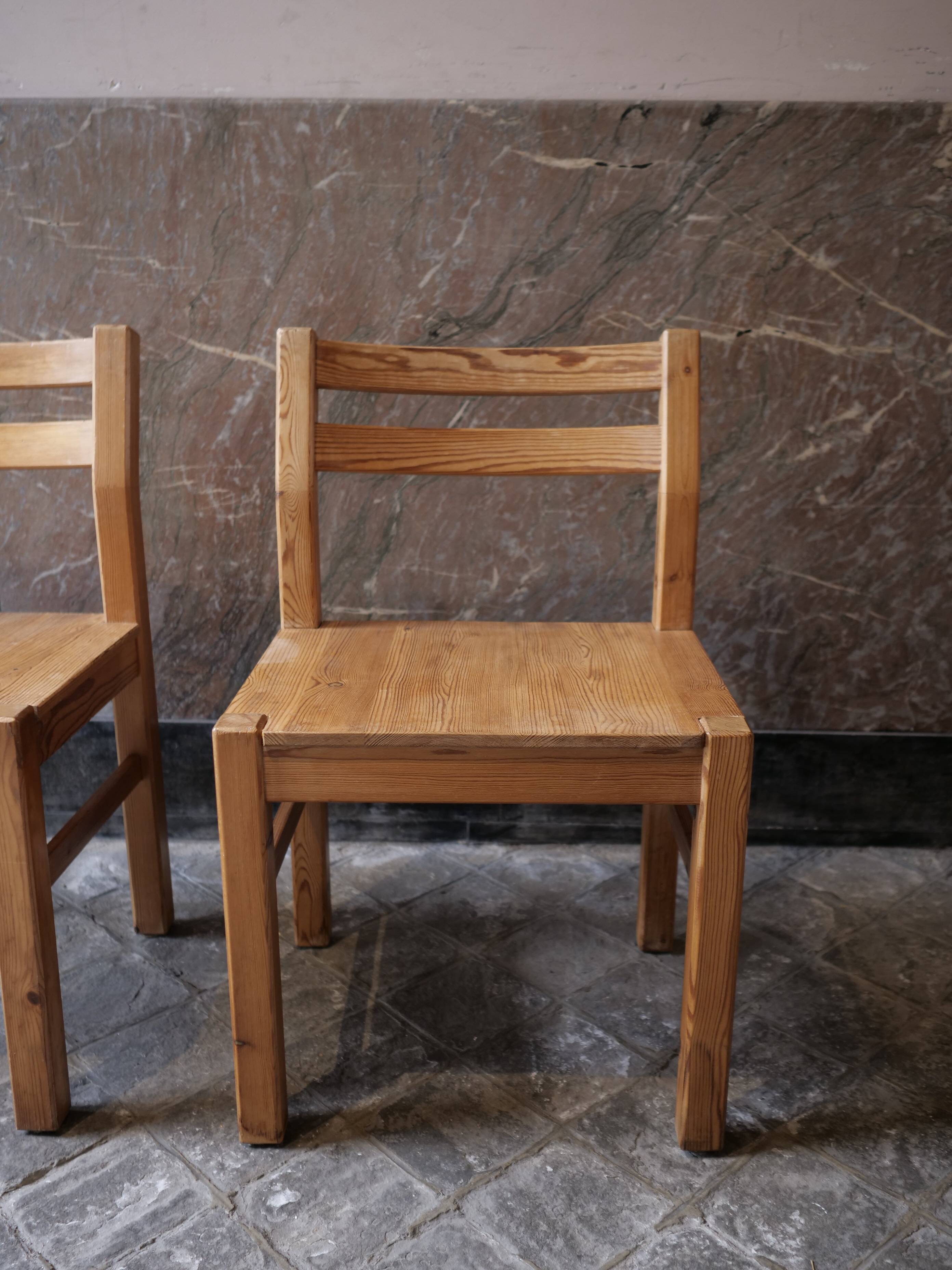 Paire de chaises danoises en pin