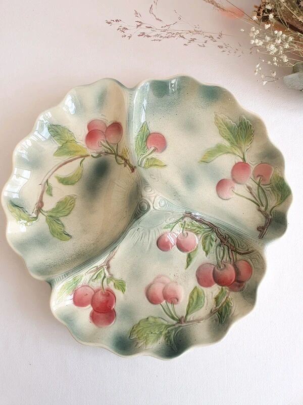 Majolica servant St Clement Art Nouveau