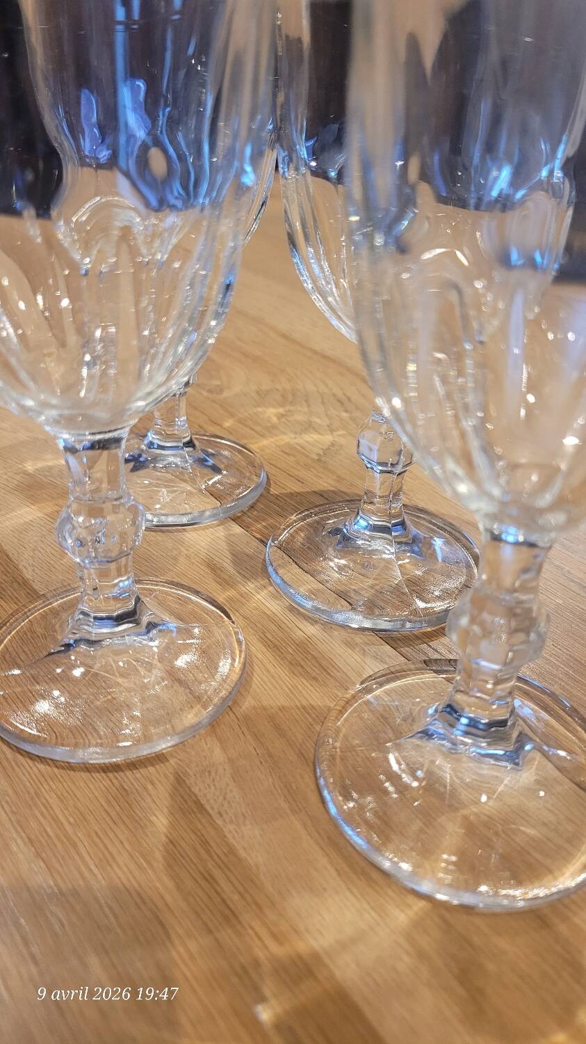 4 thick glass stemmed glasses