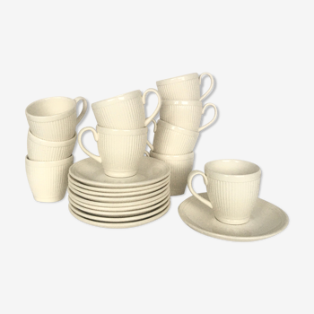 Dix tasses et soucoupes anglaises