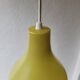 Suspension en verre opalin jaune chartreuse & décor géométrique doré
