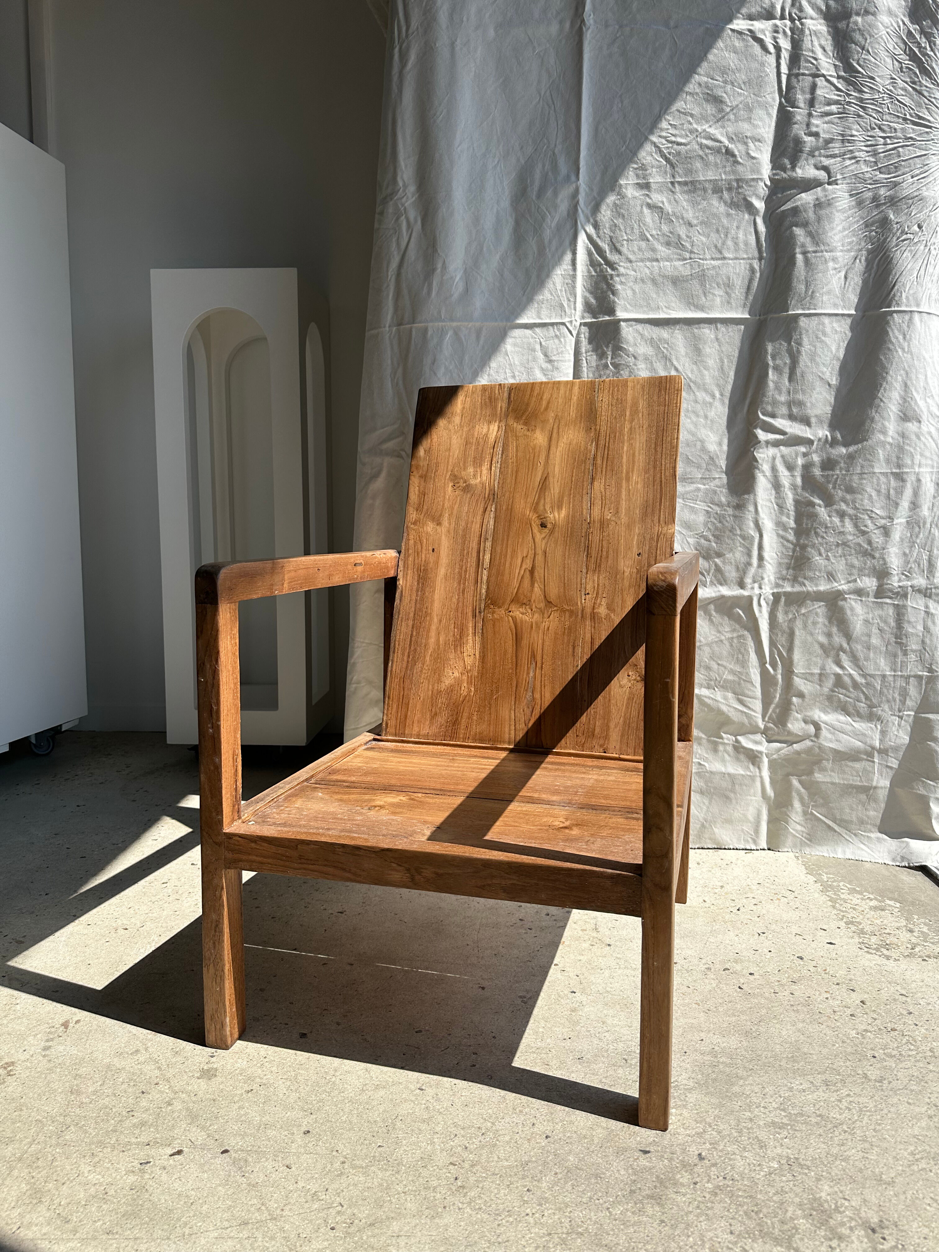 Armchair in natural wood (teak) minimalist design