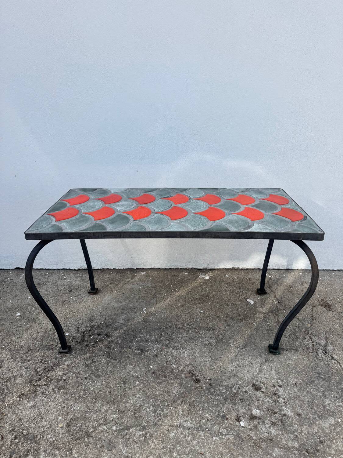 Ceramic coffee table with scales from the 1950s.