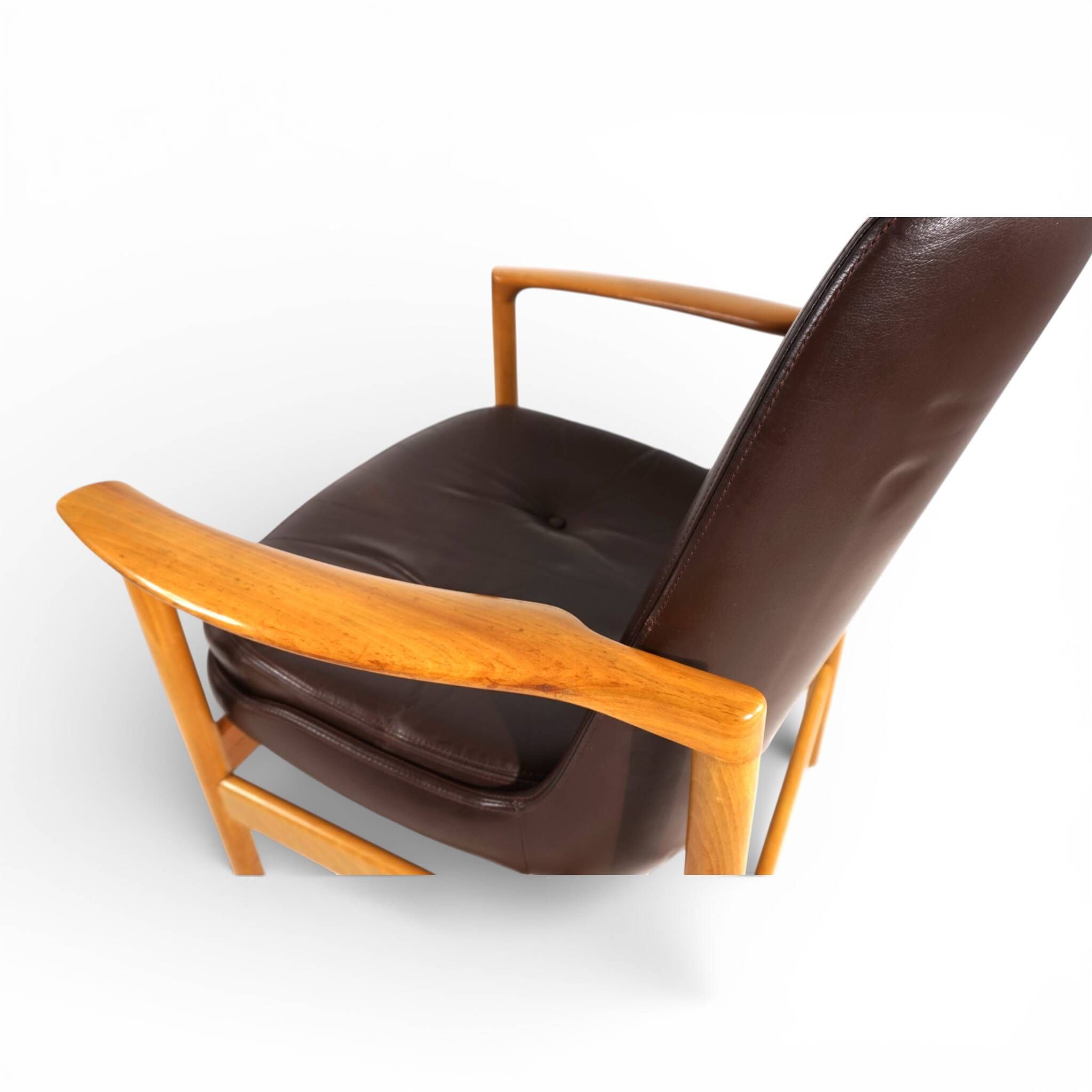 Fröscher leather armchair by Ib Kofod-Larsen, 1960