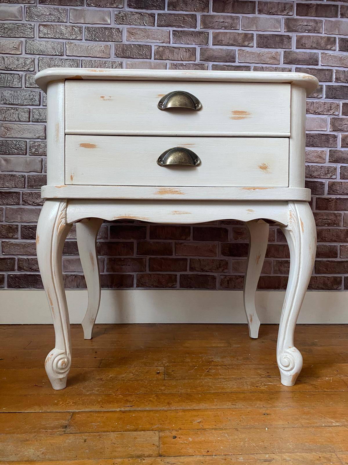 Table de chevet, petite commode