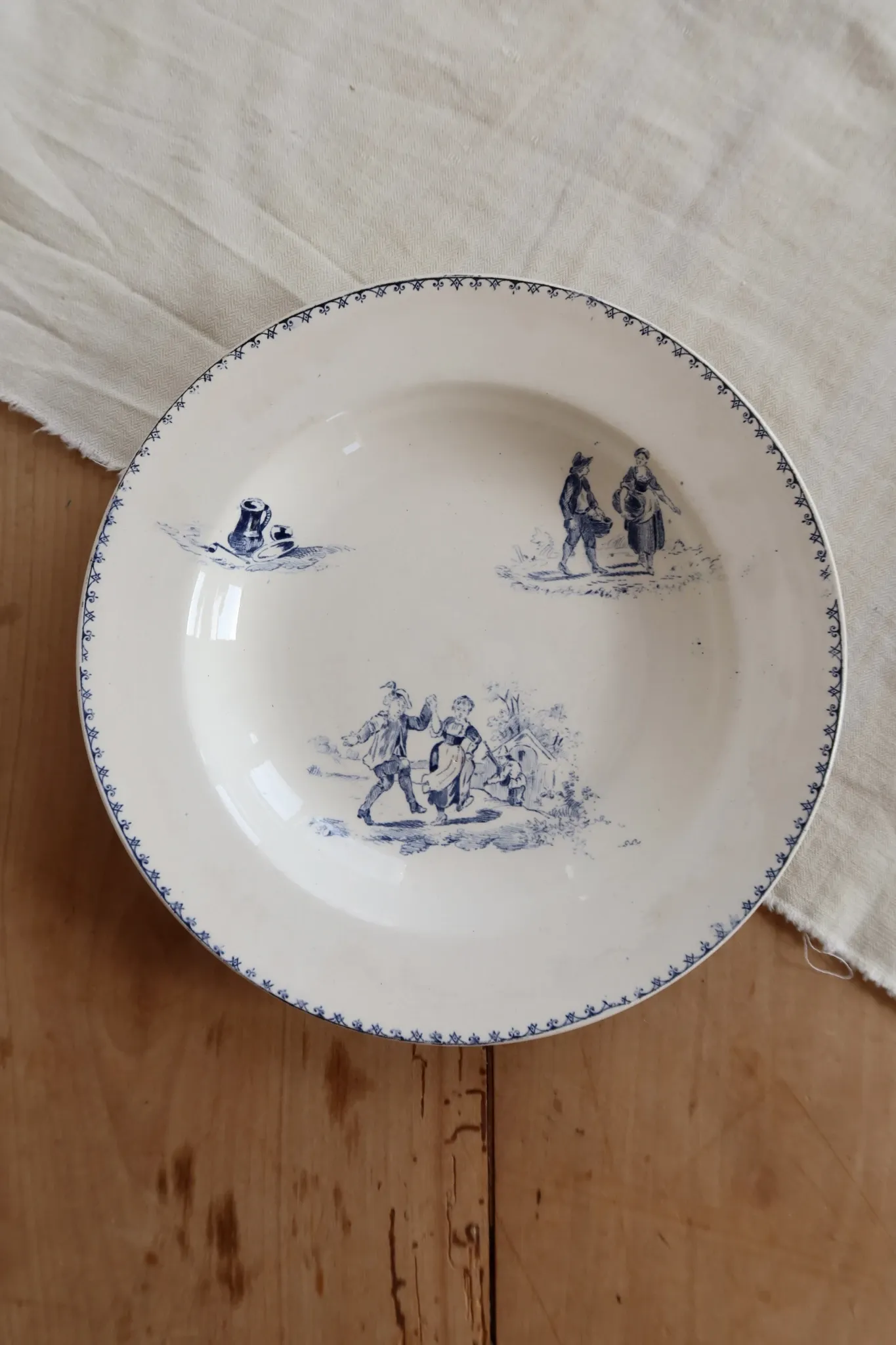 Antique hollow plate Creil and Montereau Téniers service - Ironstone