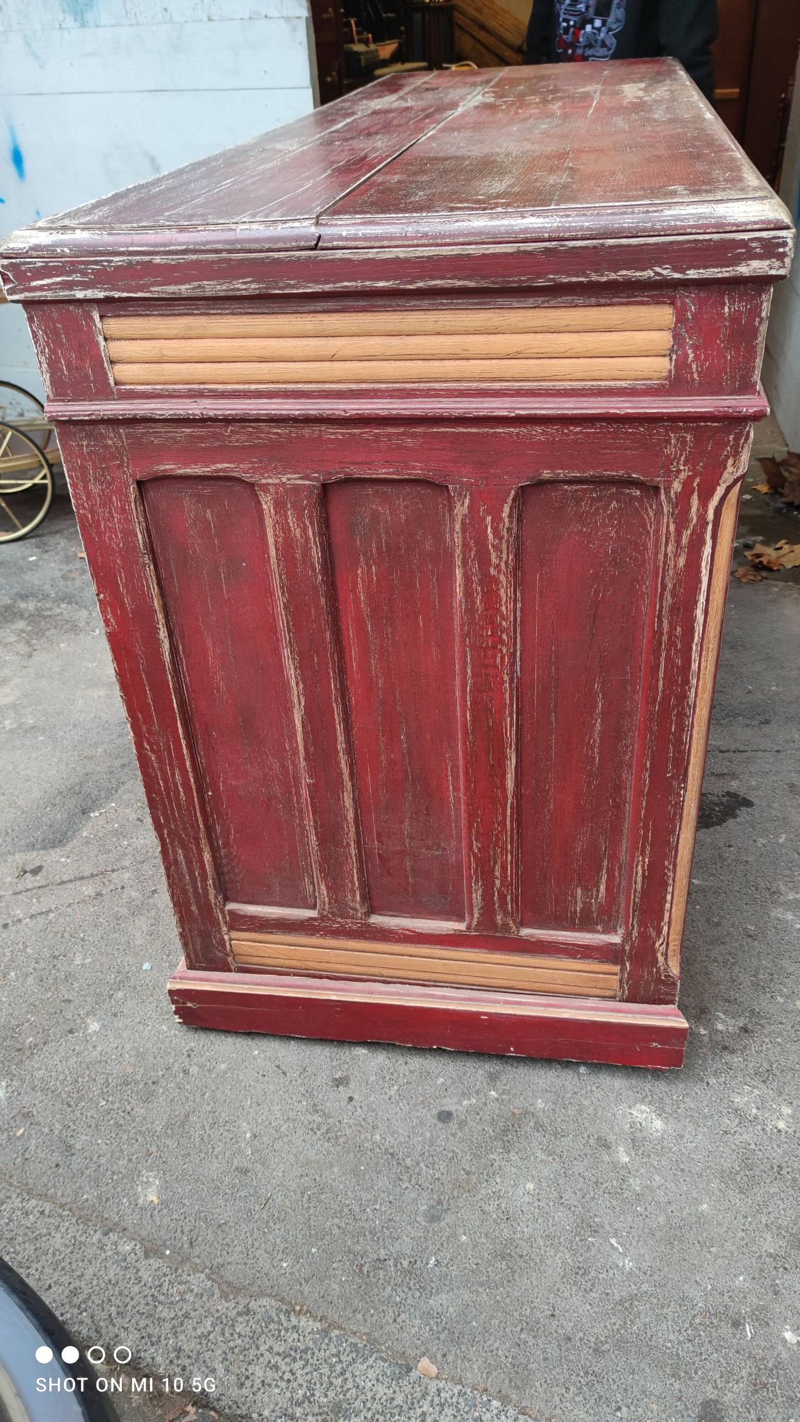 Bank oak counter patina wine lees old icehouse Henri ASSET