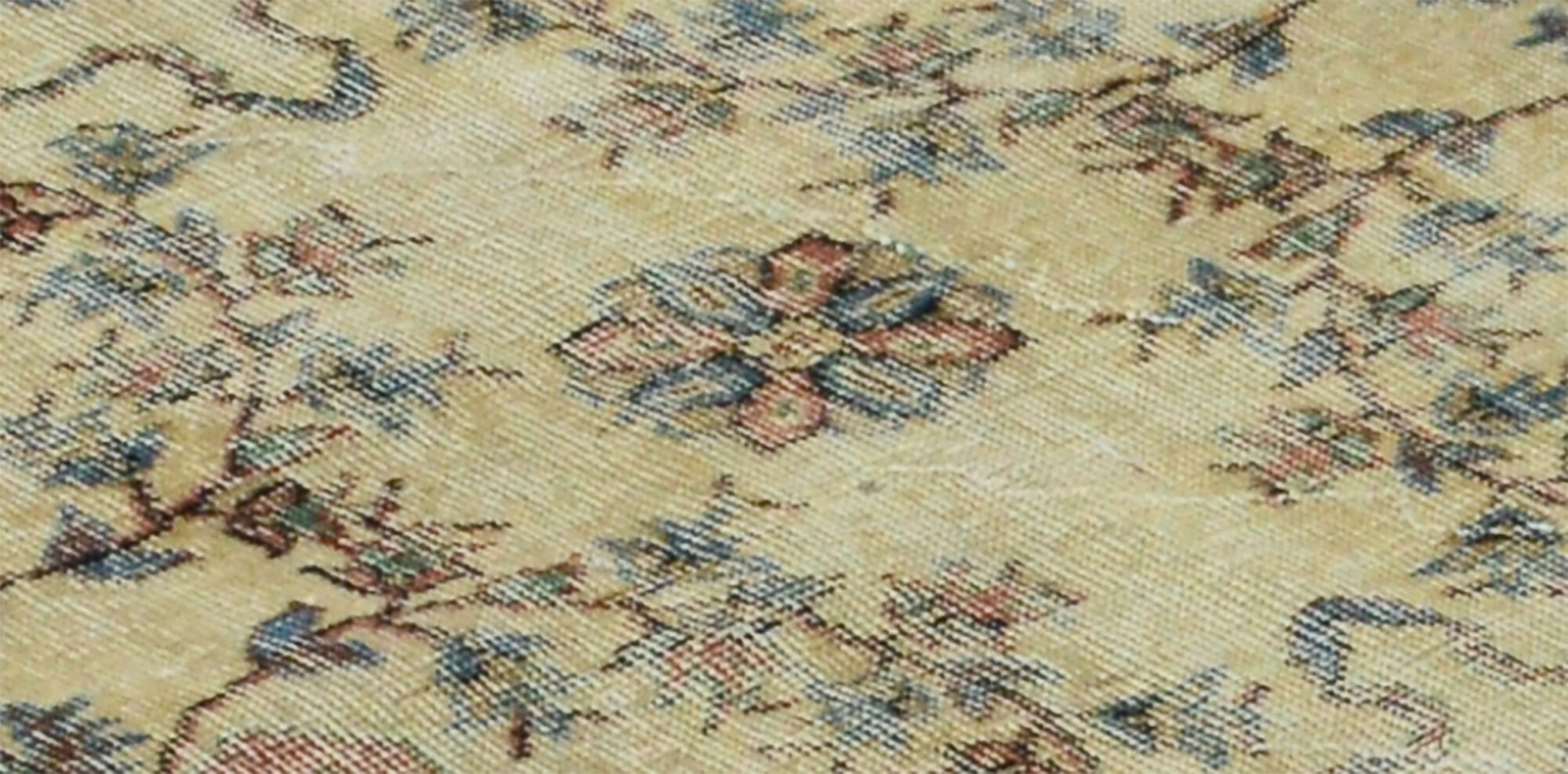 Anatolian handmade vintage rug 120 cm x 100 cm