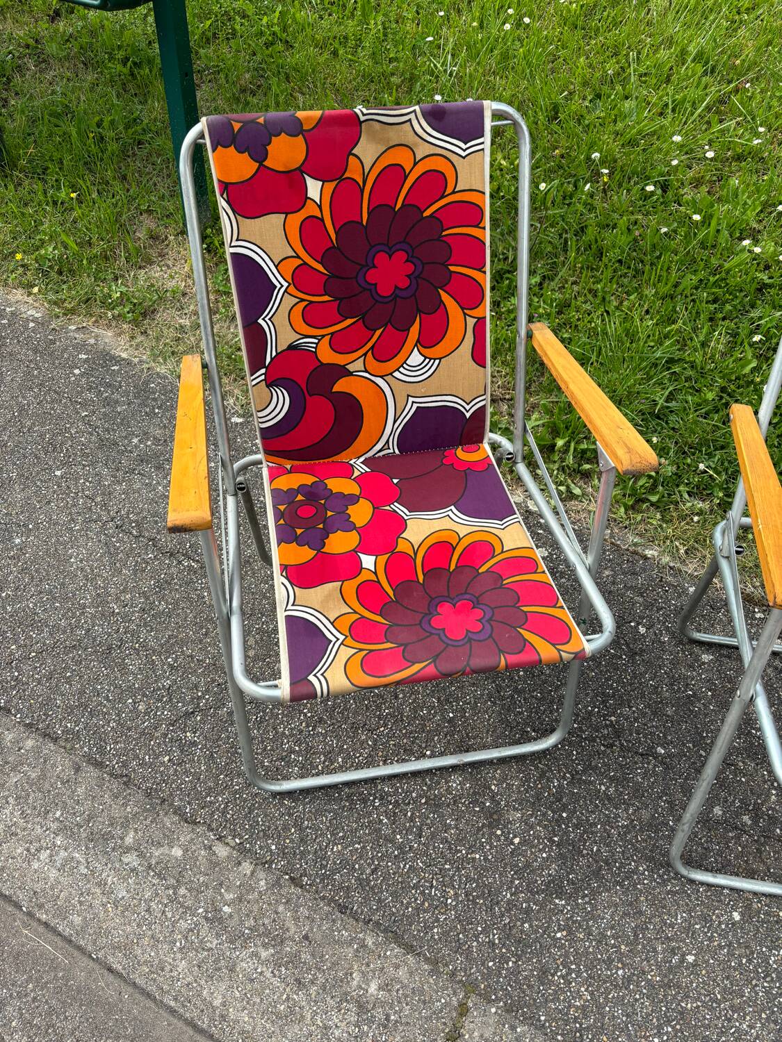 Vintage 70s Flower Power camping chair