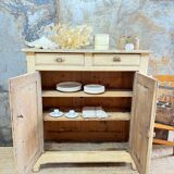 Parisian buffet in its pretty original patina