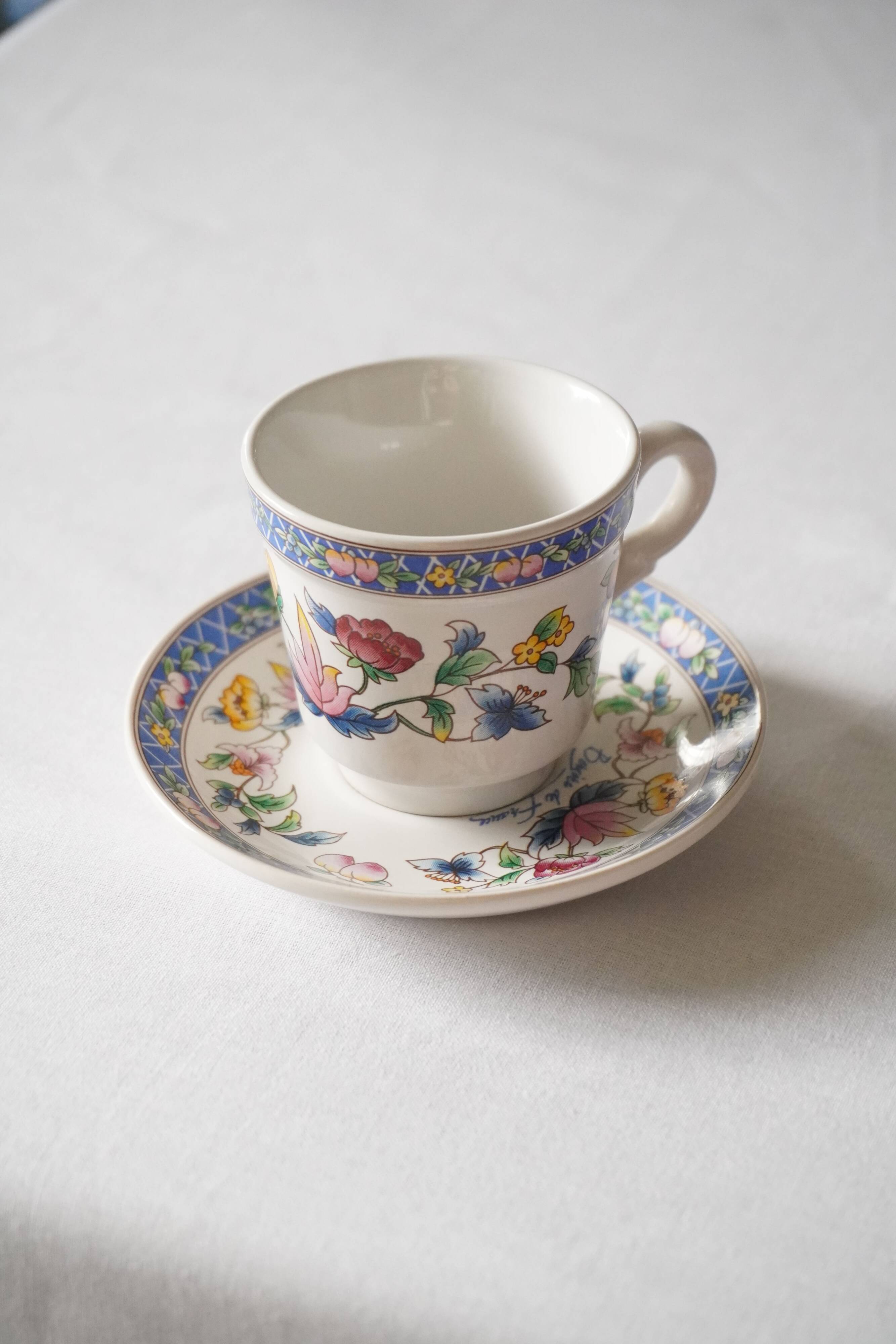 Set of 2 porcelain coffee cups with floral decoration "Bergère de France"