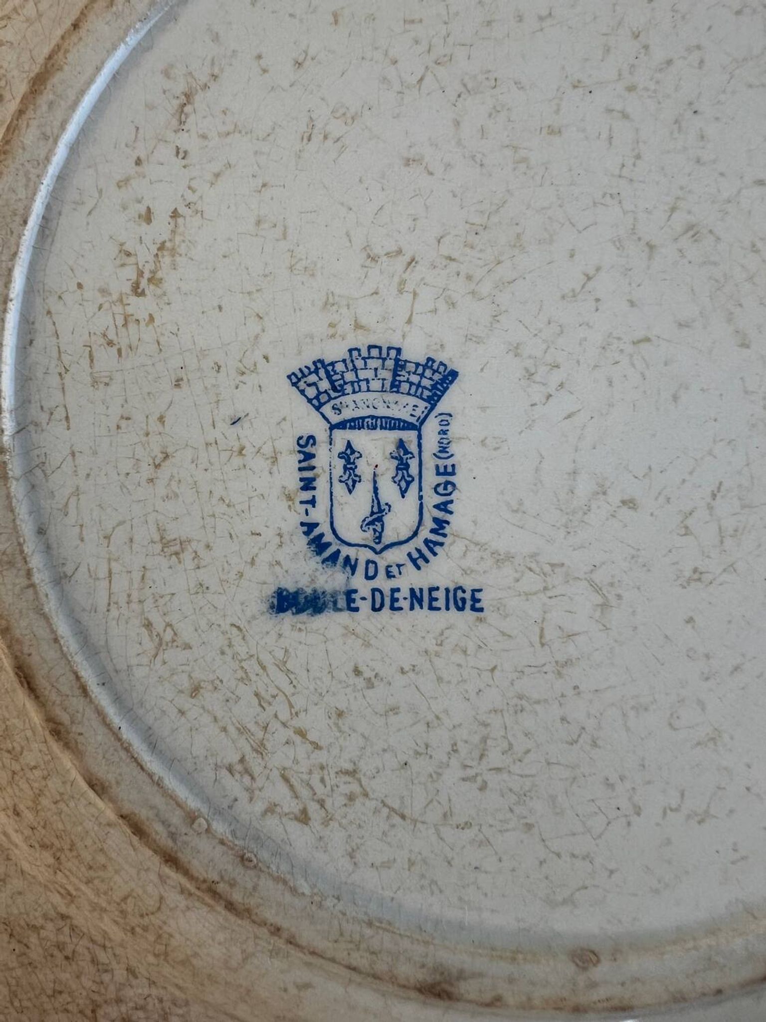 2 assiettes plates terre de fer boule de neige St Amand
