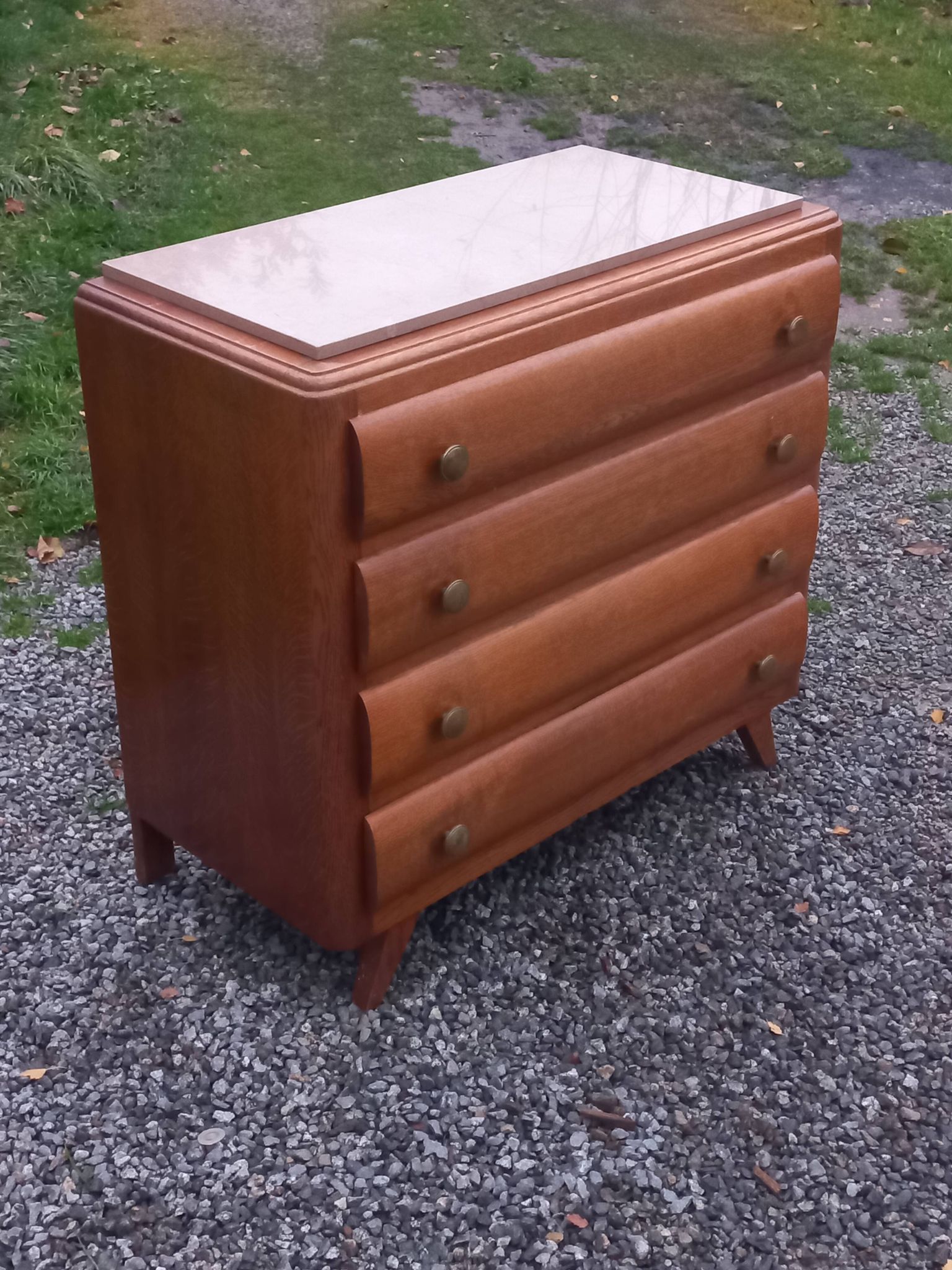 Vintage oak chest of drawers with splayed legs and 4 drawers, circa 1950