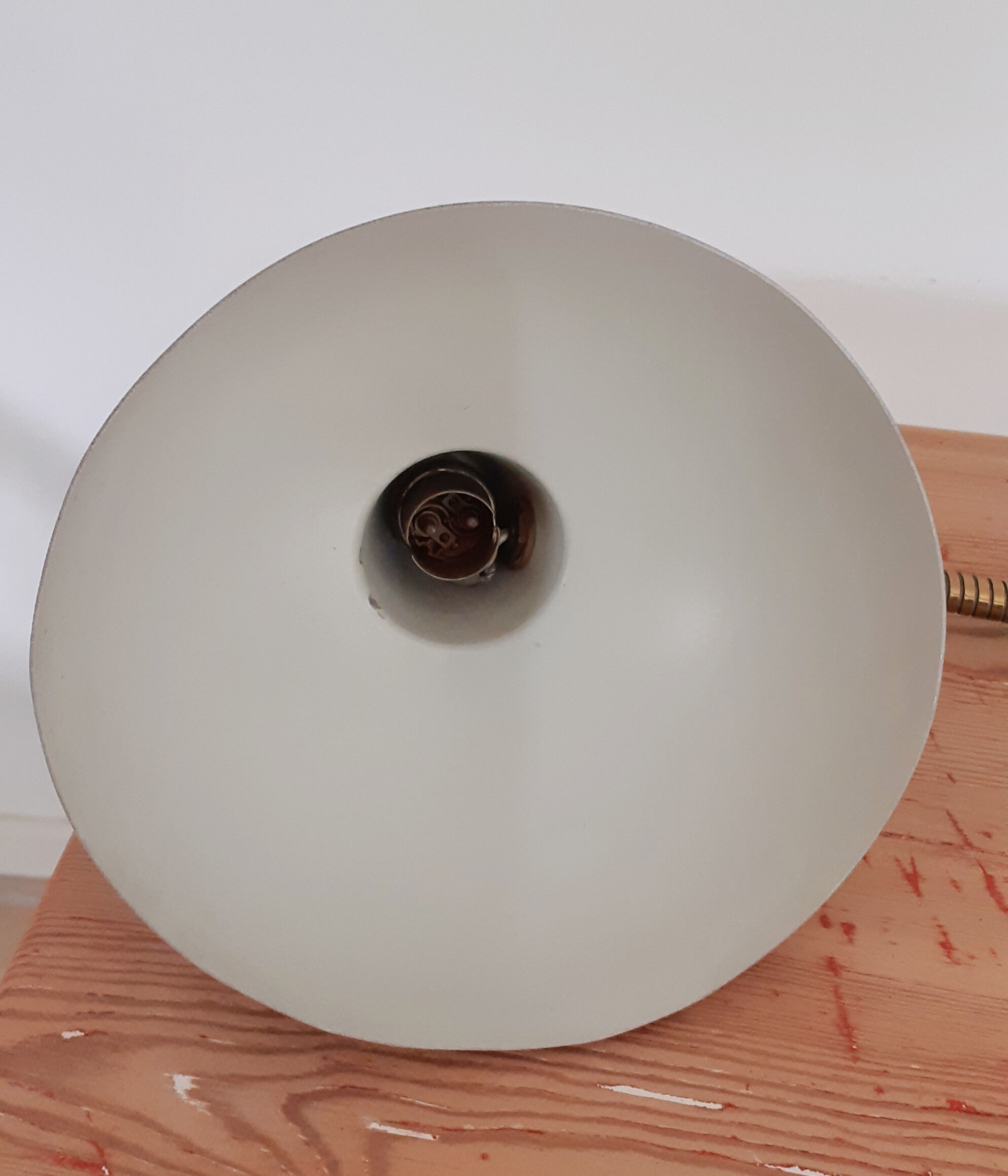 Red screw-on desk lamp