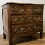 Petite Commode  Dite " Parisienne " En Noyer Et Hêtre .
