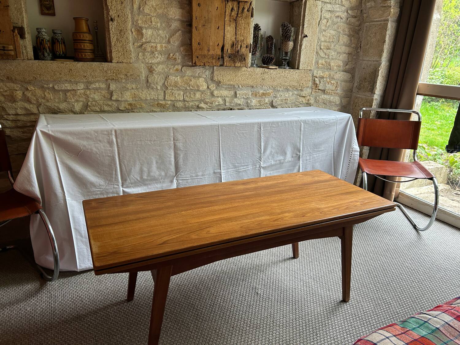 Scandinavian lift-up coffee table