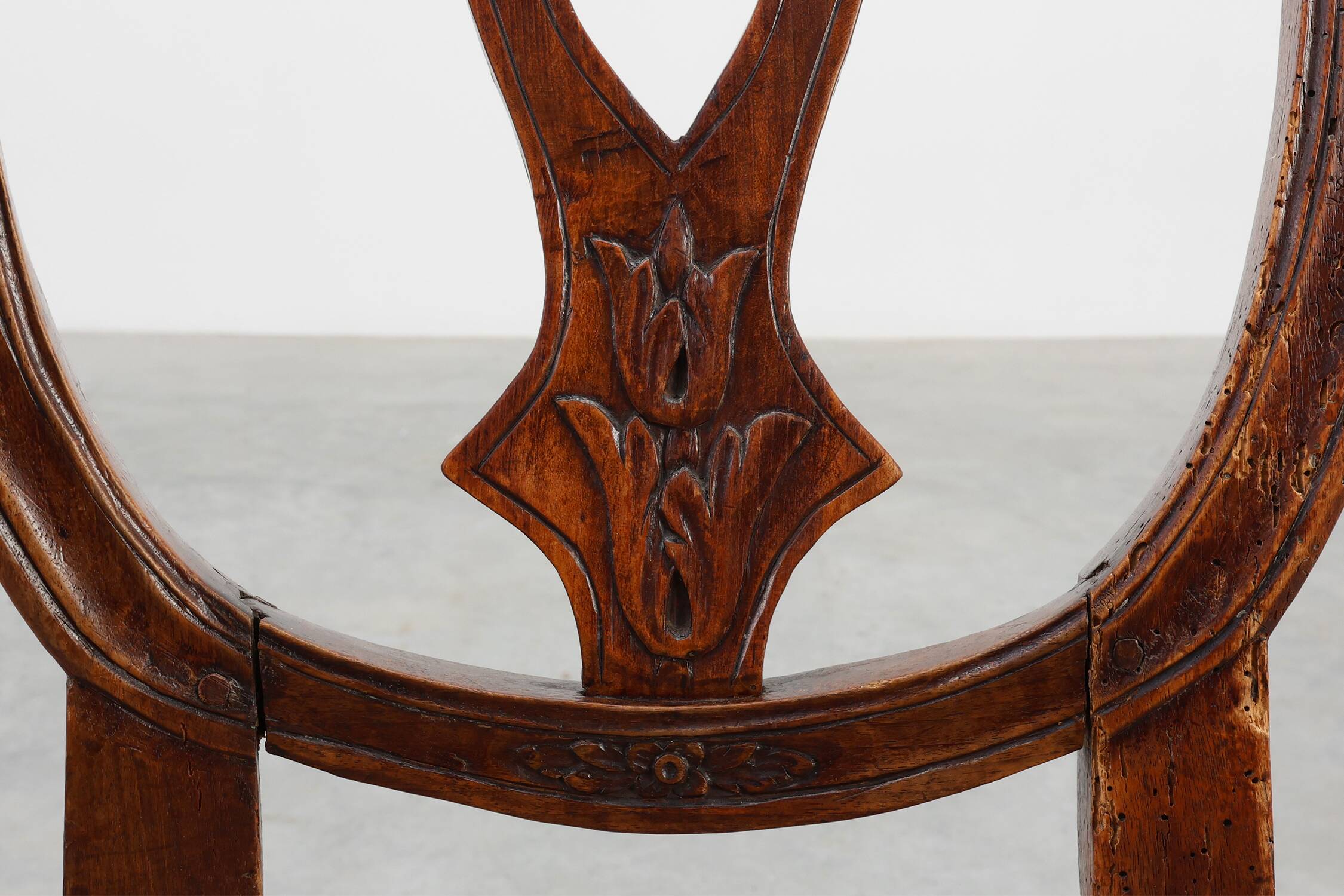 Chaise Gustavienne en noyer du XVIIIe siècle avec rembourrage en cuir, Royaume-Uni victorien