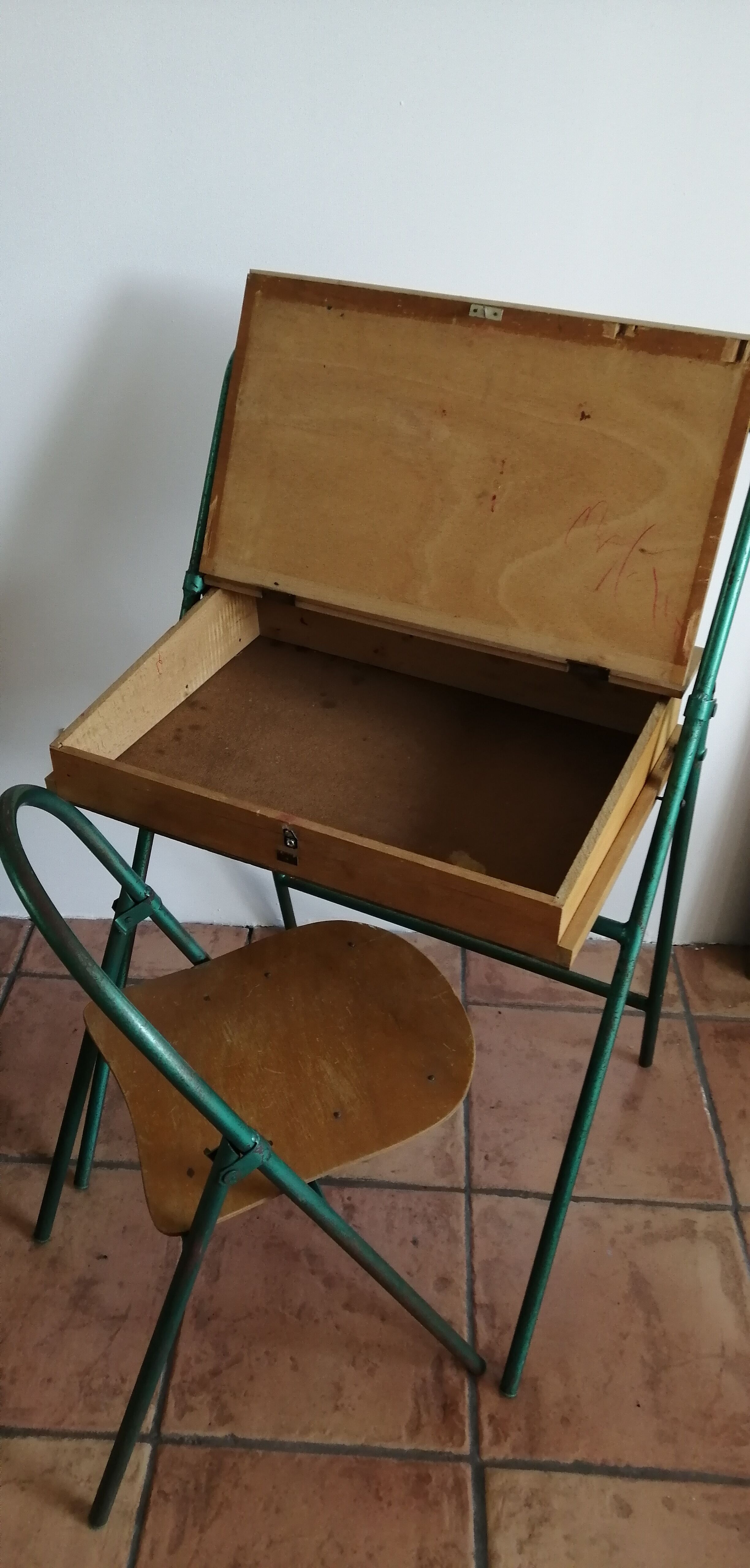 Foldable child desk 50s/60s and its chair