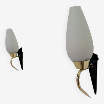 Pair of Arlus wall lights in brass, opaline and lacquered glass from the 1950s