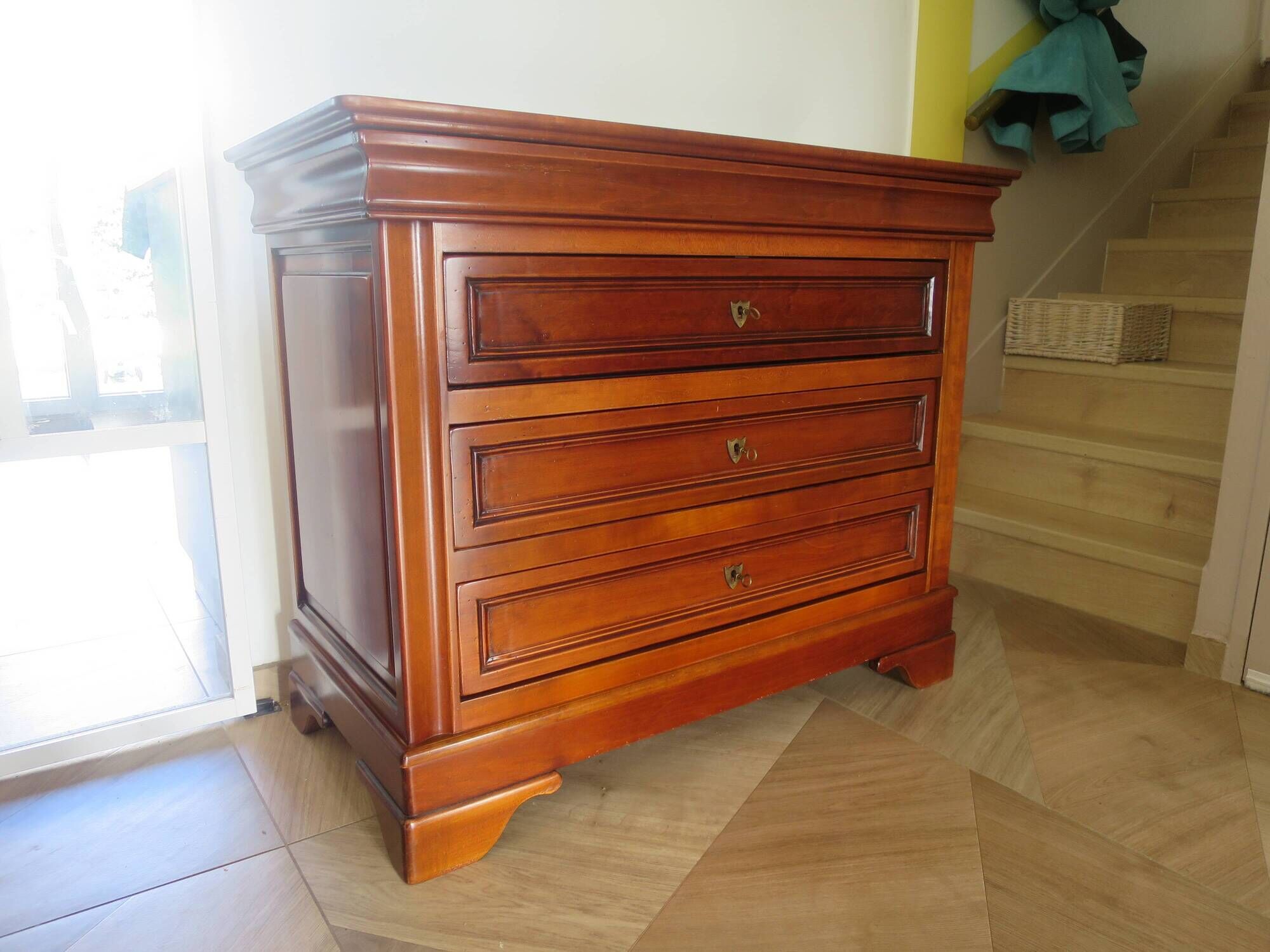 large curved chest of drawers - solid wood - cherry - 4 drawers - Louis Philippe