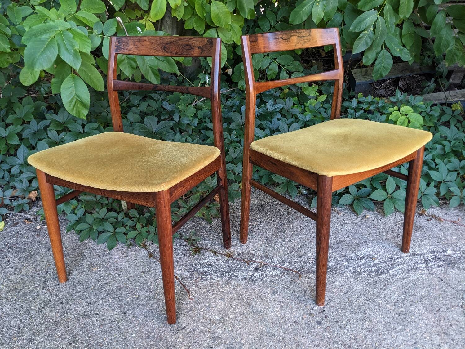 Pair of chairs by Henning Kjaernulf for Mobelfabrik