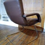 Deux fauteuils cuir et chrome 1970