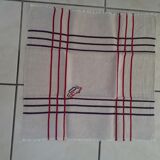 Set de 10 serviettes en coton épais style basque mongramme.