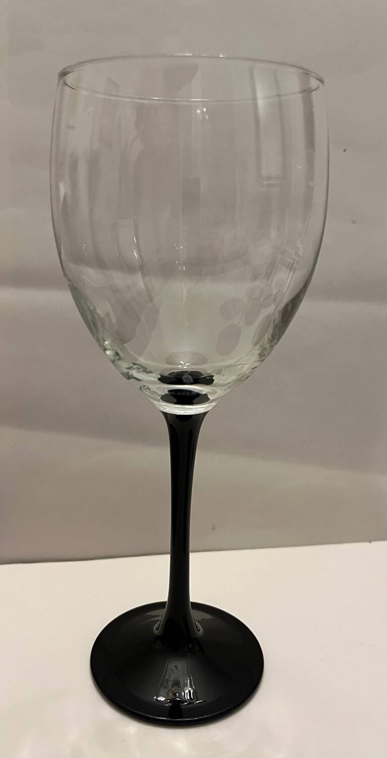 6 stemmed glasses