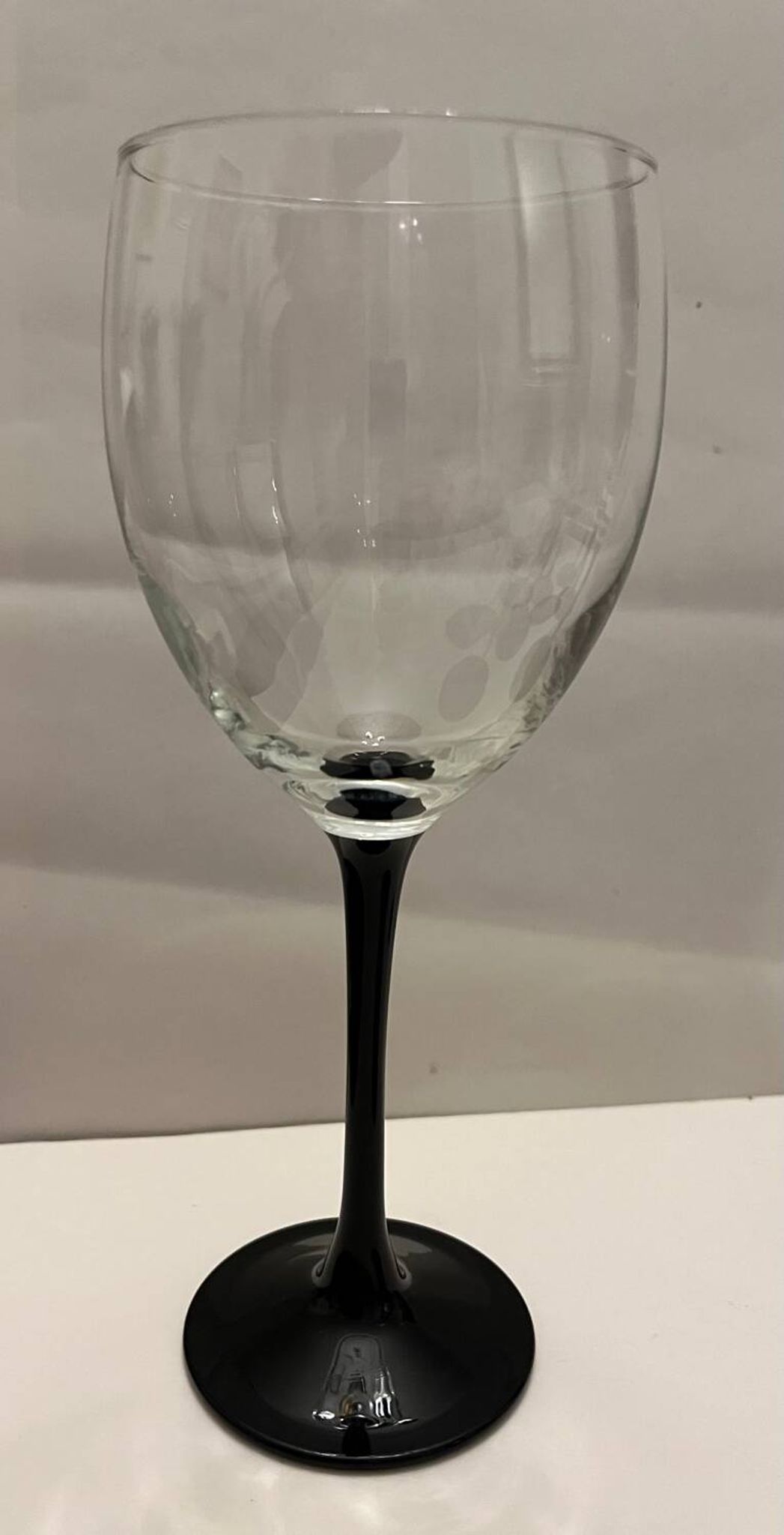 6 stemmed glasses