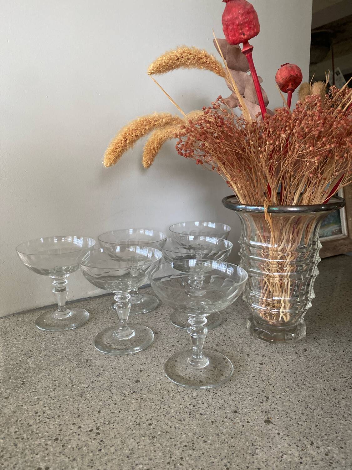 Set of 6 chiseled glass champagne coupes