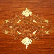 Commode vintage anglo-indienne en bois dur avec incrustations en laiton