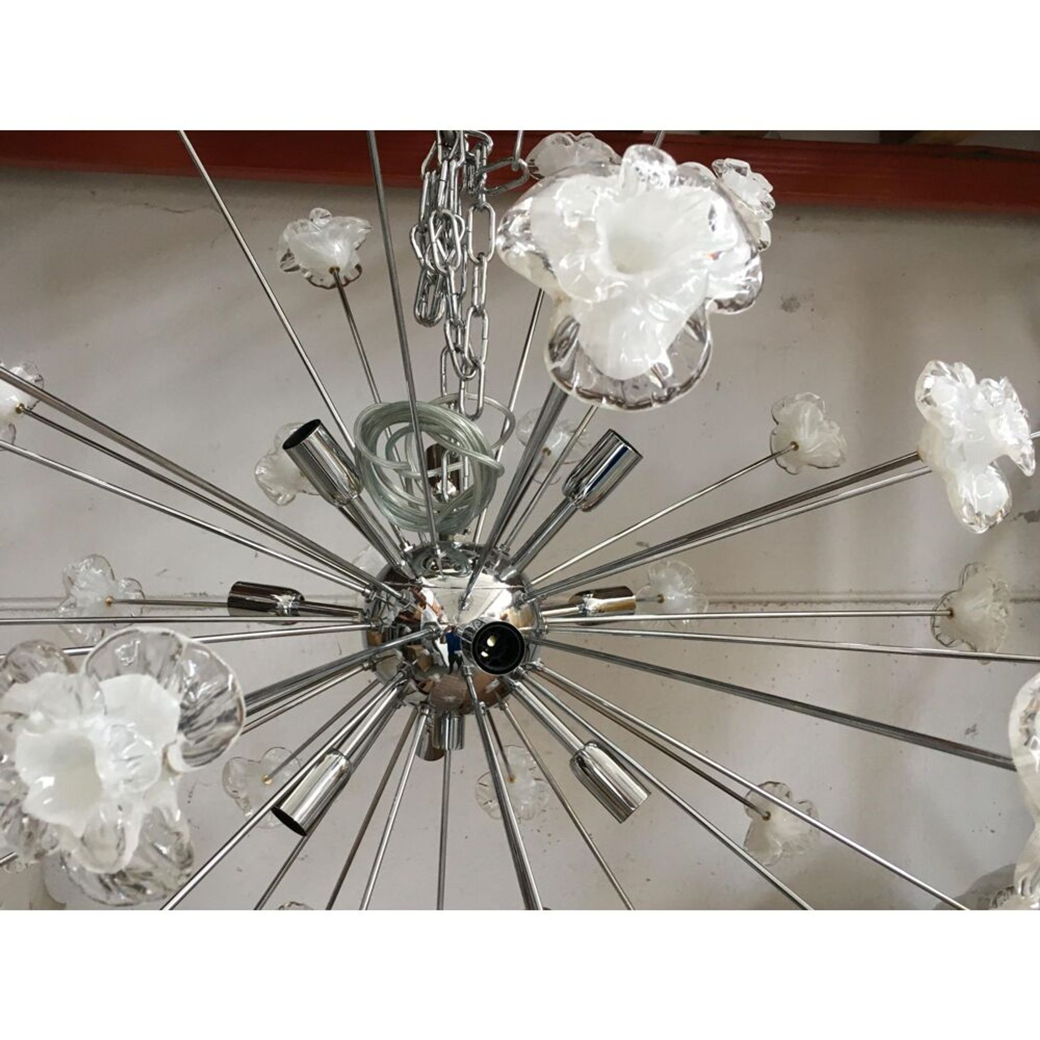 Suspension fleurs blanches verre de murano spoutnik