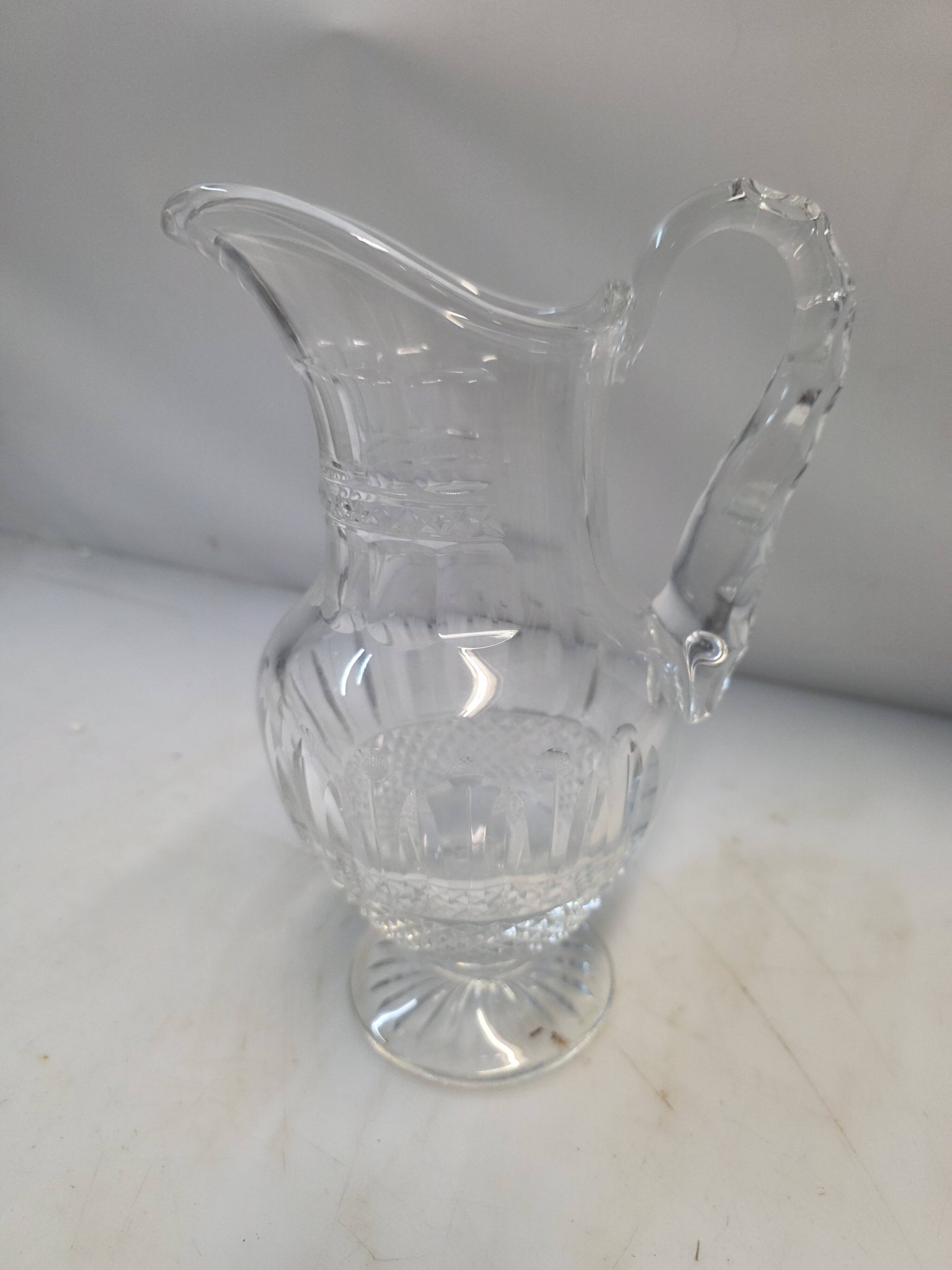 Cut crystal water jug from Saint-Louis