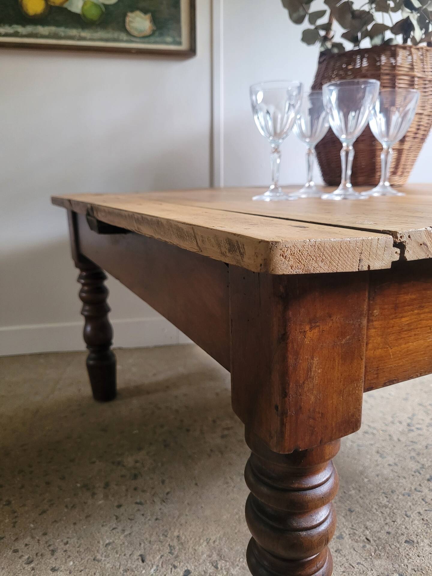 Wooden coffee table with turned legs