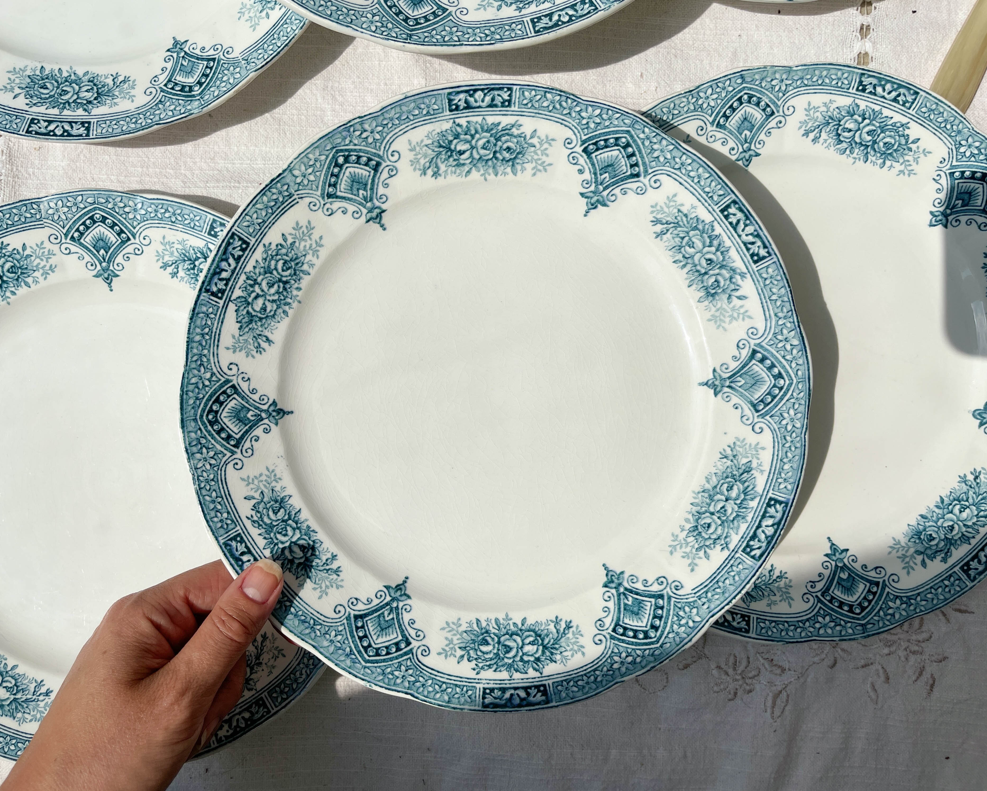 6 vintage flat plates iron earth onnaing model "spring"