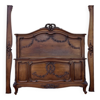 Centre bed Louis XV Rocaille walnut circa 1850-1880