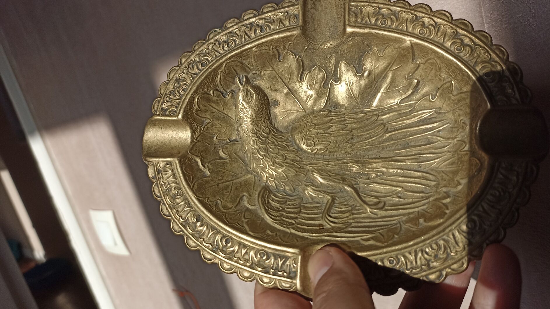 Cendrier en bronze massif doré - oiseau gisant