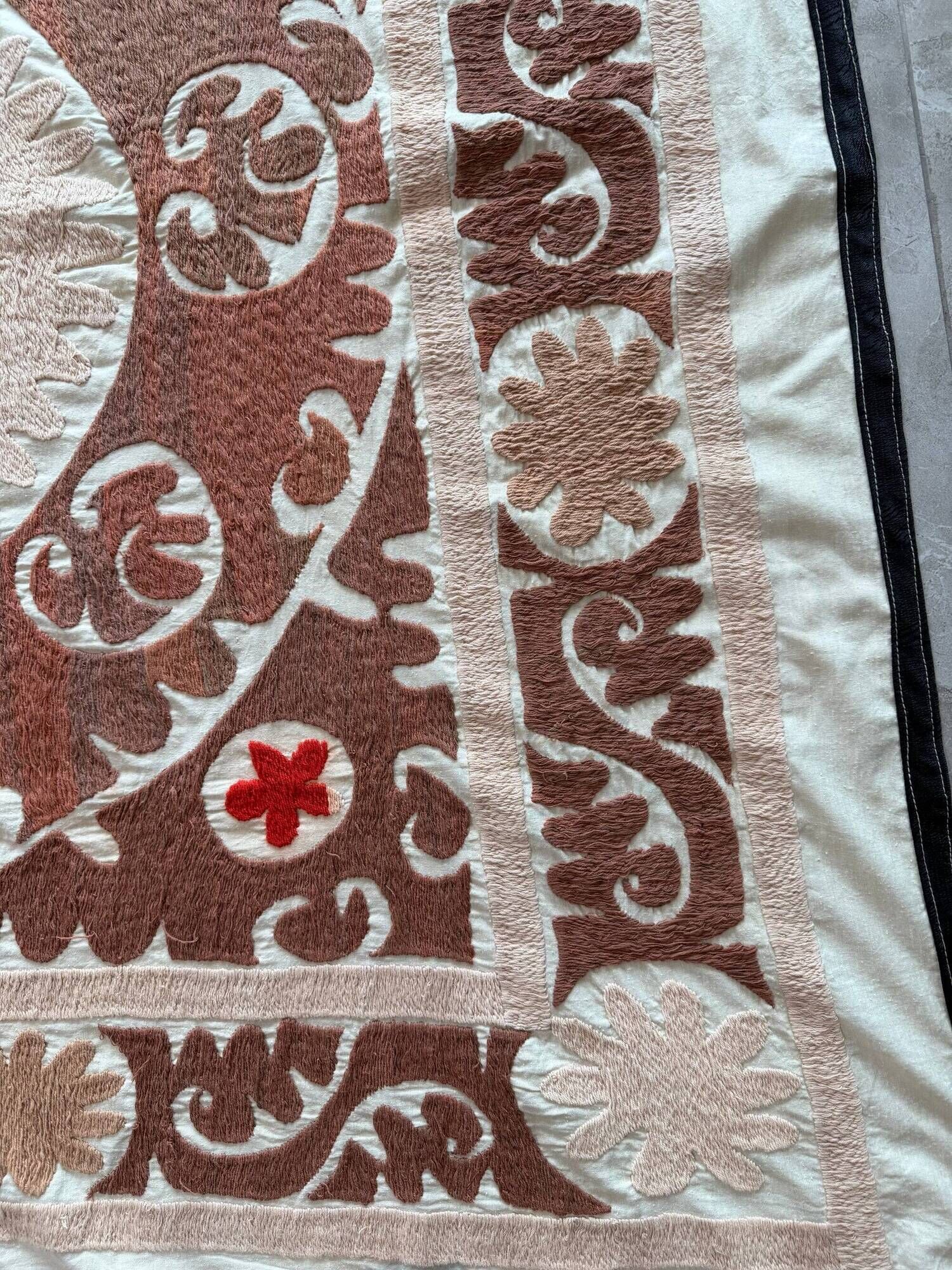 Vintage hand-embroidered tablecloth 133x140 cm