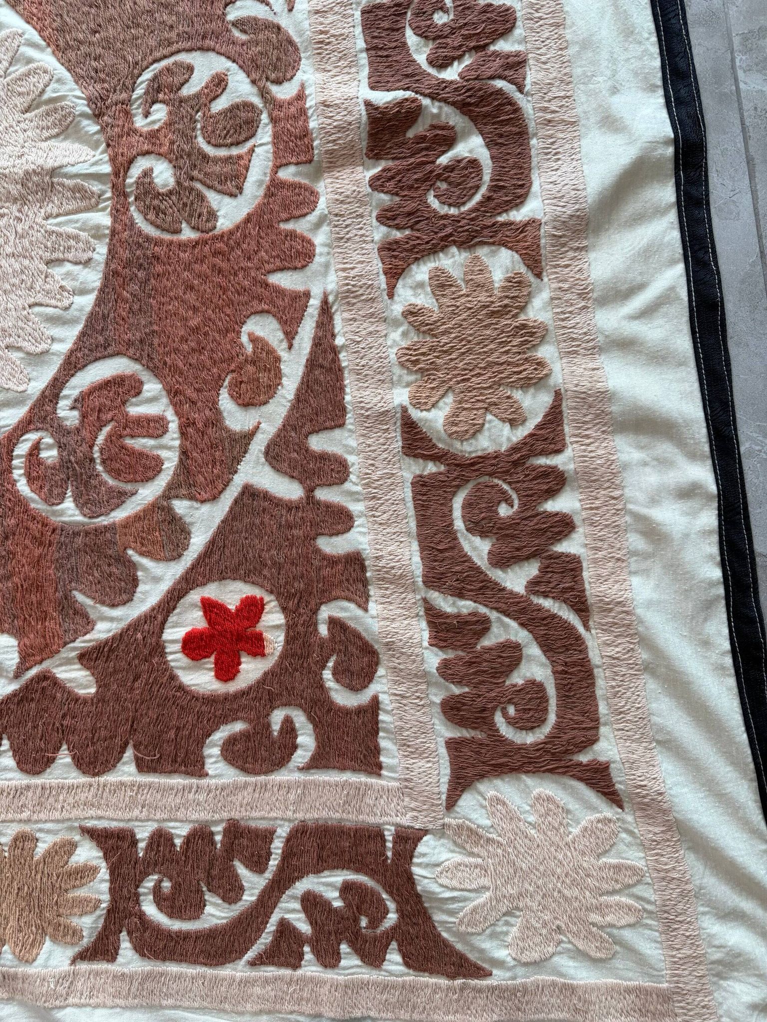 Vintage hand-embroidered tablecloth 133x140 cm