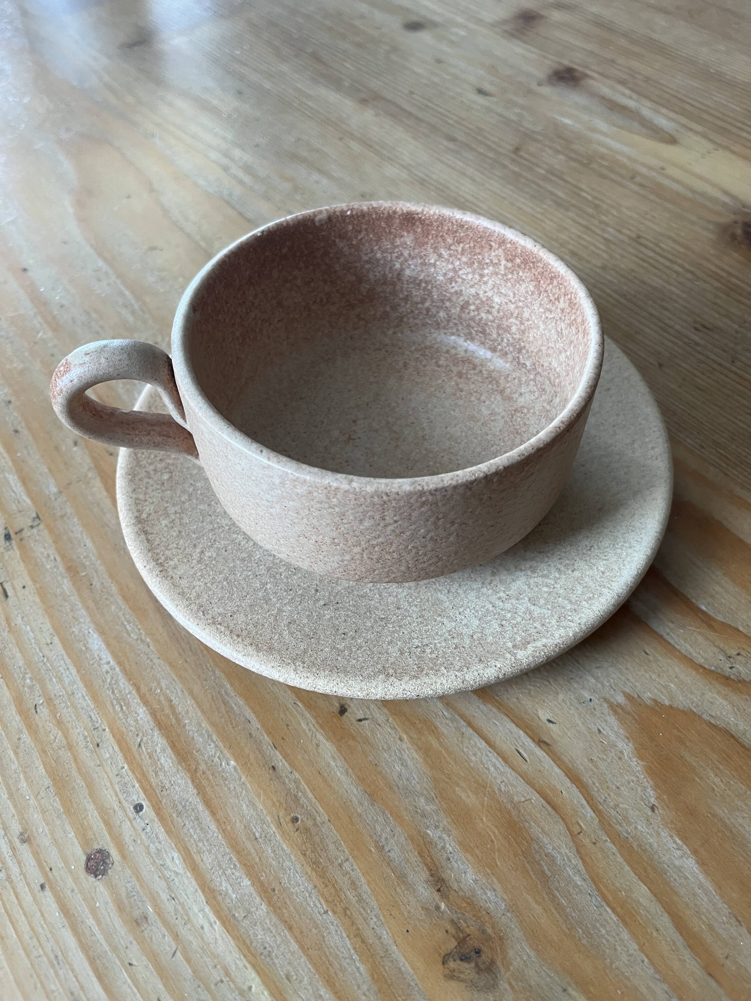 Tasse large en gré + sous tasse
